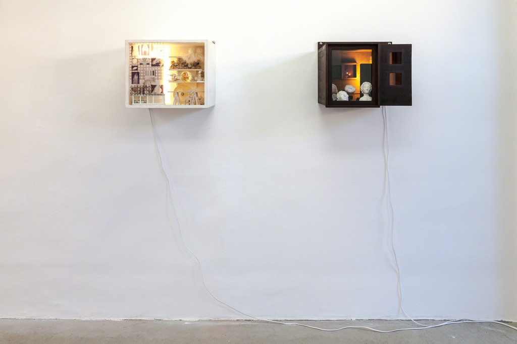 exhibition view: „Arbeitsplatz des Archivars“ and „Bildhaueratelier“ | image: ©dasesszimmer exhibition view: „Arbeitsplatz des Archivars“ and „Bildhaueratelier“ | image: ©dasesszimmer