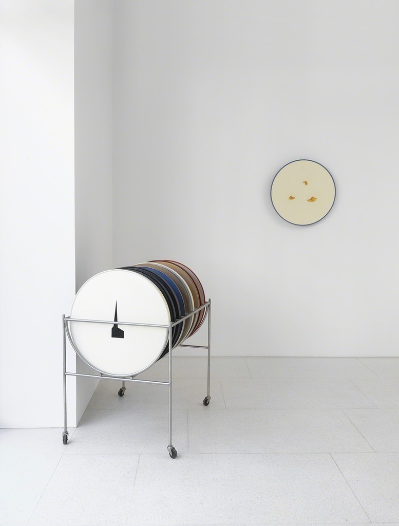 Robert Therrien April 14 - May 30, 2015 © Robert Therrien. Courtesy of the artist and Gagosian Gallery. Photography by Mike Bruce. Robert Therrien April 14 - May 30, 2015 © Robert Therrien. Courtesy of the artist and Gagosian Gallery. Photography by Mike Bruce.
