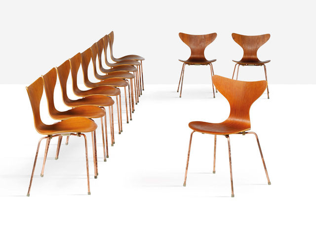 Arne Jacobsen, ‘Set of 12 chairs’, Design/Decorative Art, Copper, wood, Aguttes