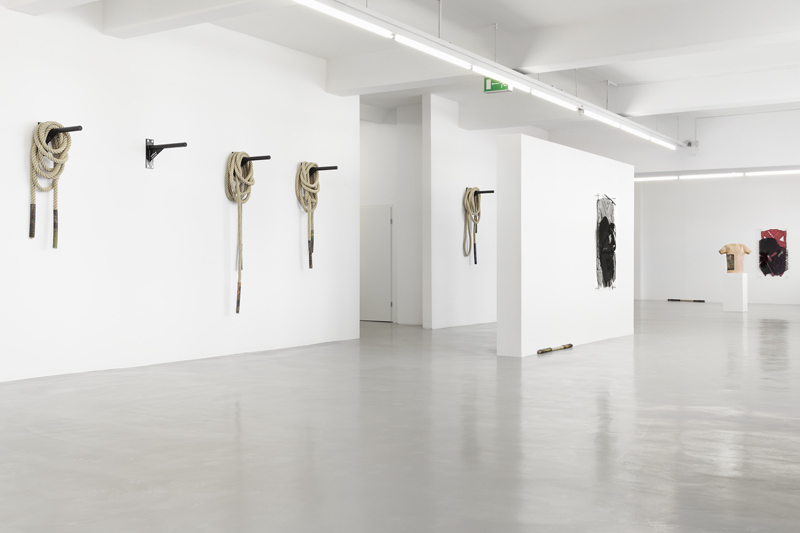 Timo Seber, Exhibition view TWITCH, GAK Gesellschaft für Aktuelle Kunst, 2015, Courtesy SCHMIDT & HANDRUP Köln/Berlin, Photo: Tobias Hübel Timo Seber, Exhibition view TWITCH, GAK Gesellschaft für Aktuelle Kunst, 2015, Courtesy SCHMIDT & HANDRUP Köln/Berlin, Photo: Tobias Hübel
