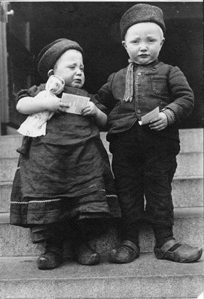 Augustus F. Sherman, ‘Dutch Siblings’, Aperture Foundation