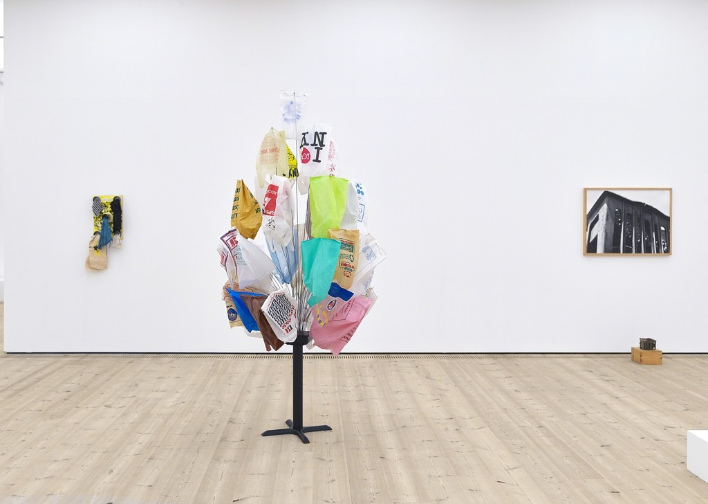 Installation view of "B. Wurtz Selected Works 1970-2015." Foto: John McKenzie © BALTIC Centre for Contemporary Art Installation view of "B. Wurtz Selected Works 1970-2015." Foto: John McKenzie © BALTIC Centre for Contemporary Art