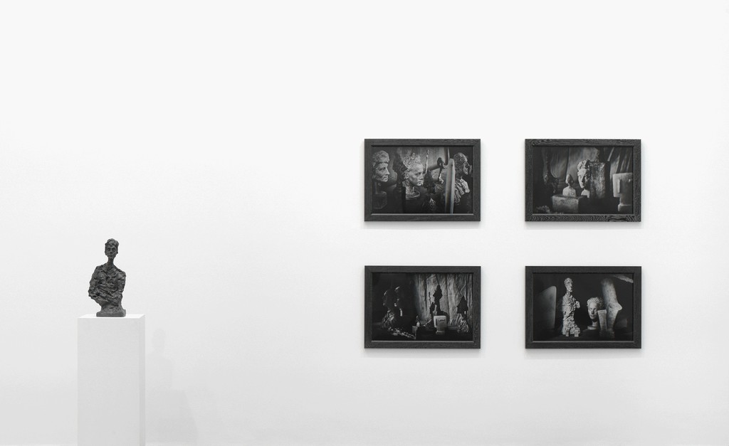 All artworks © Peter Lindbergh. © Succession Alberto Giacometti (Fondation Giacometti + ADAGP) Paris 2017. Courtesy Gagosian. Installation photography: Mike Bruce. All artworks © Peter Lindbergh. © Succession Alberto Giacometti (Fondation Giacometti + ADAGP) Paris 2017. Courtesy Gagosian. Installation photography: Mike Bruce.