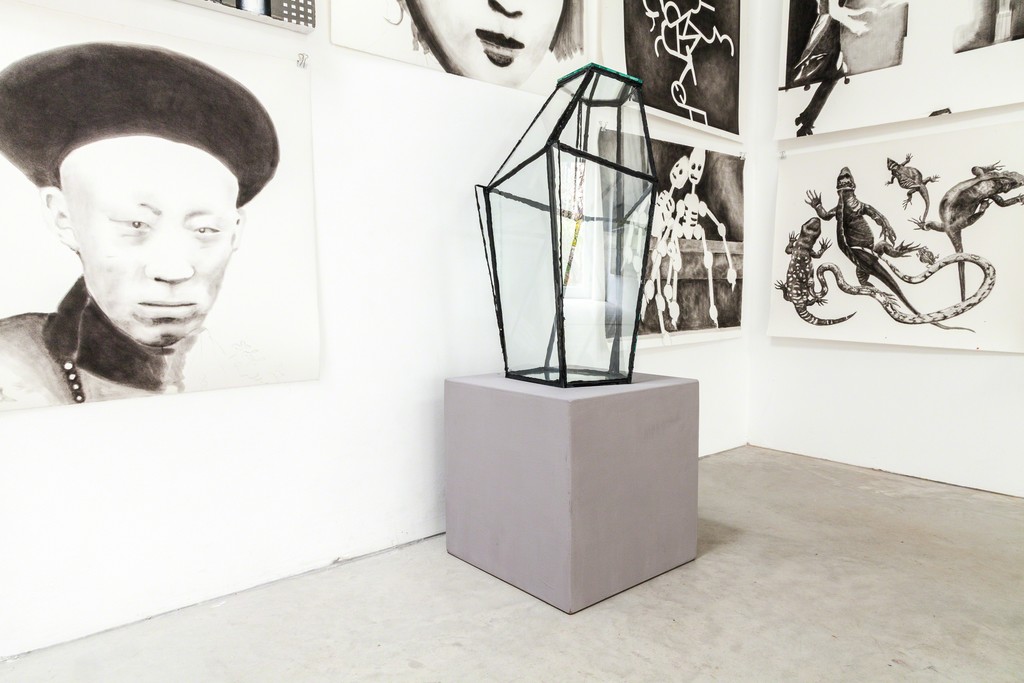 exhibition view: „Melancholia Transparent“ 2013 | Glas,Silikon 67cm h | image: ©dasesszimmer exhibition view: „Melancholia Transparent“ 2013 | Glas,Silikon 67cm h | image: ©dasesszimmer