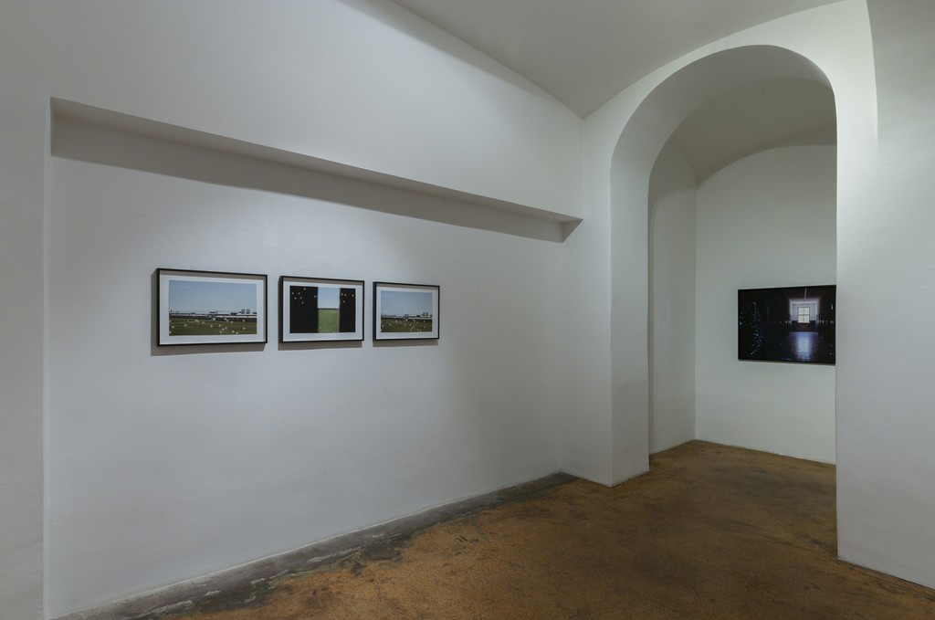 Marko Zink M 48° 15′ 24.13″ N, 14° 30′ 6.31″ E, exhibition view, galerie michaela stock, 2019, photo: Matthias Bildstein Marko Zink M 48° 15′ 24.13″ N, 14° 30′ 6.31″ E, exhibition view, galerie michaela stock, 2019, photo: Matthias Bildstein