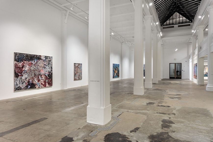 Installation view ‘Mark Bradford. New Works,’ Hauser & Wirth Los Angeles, 2018 © Mark Bradford Courtesy the artist and Hauser & Wirth Photo: Joshua White Installation view ‘Mark Bradford. New Works,’ Hauser & Wirth Los Angeles, 2018 © Mark Bradford Courtesy the artist and Hauser & Wirth Photo: Joshua White