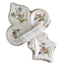Fleur-De-Lis Box, "Plus penser que dire", France