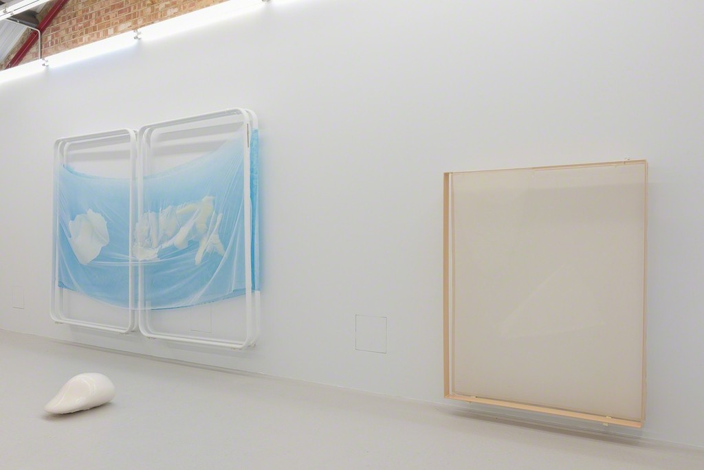Installation view, Ittah Yoda 'I think mango you say salmon' at Annka Kultys Gallery, London 2016. Photo: Annka Kultys Gallery (Damian Griffiths) Installation view, Ittah Yoda 'I think mango you say salmon' at Annka Kultys Gallery, London 2016. Photo: Annka Kultys Gallery (Damian Griffiths)