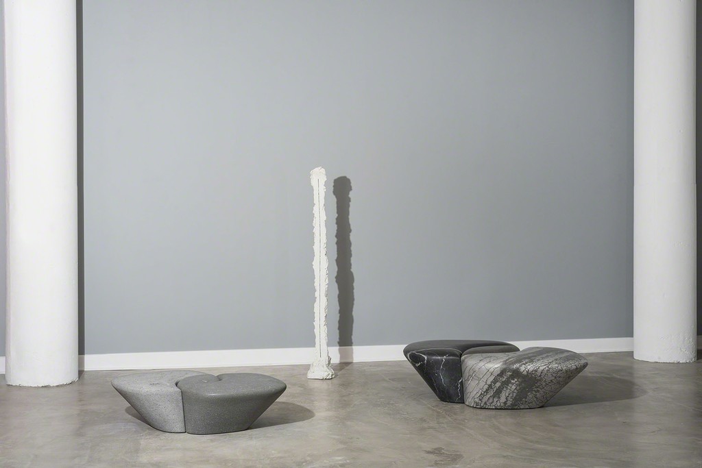 Intravedo sculpture by Paolo Icaro, Métissage stone benches by Philippe Nigro. Intravedo sculpture by Paolo Icaro, Métissage stone benches by Philippe Nigro.