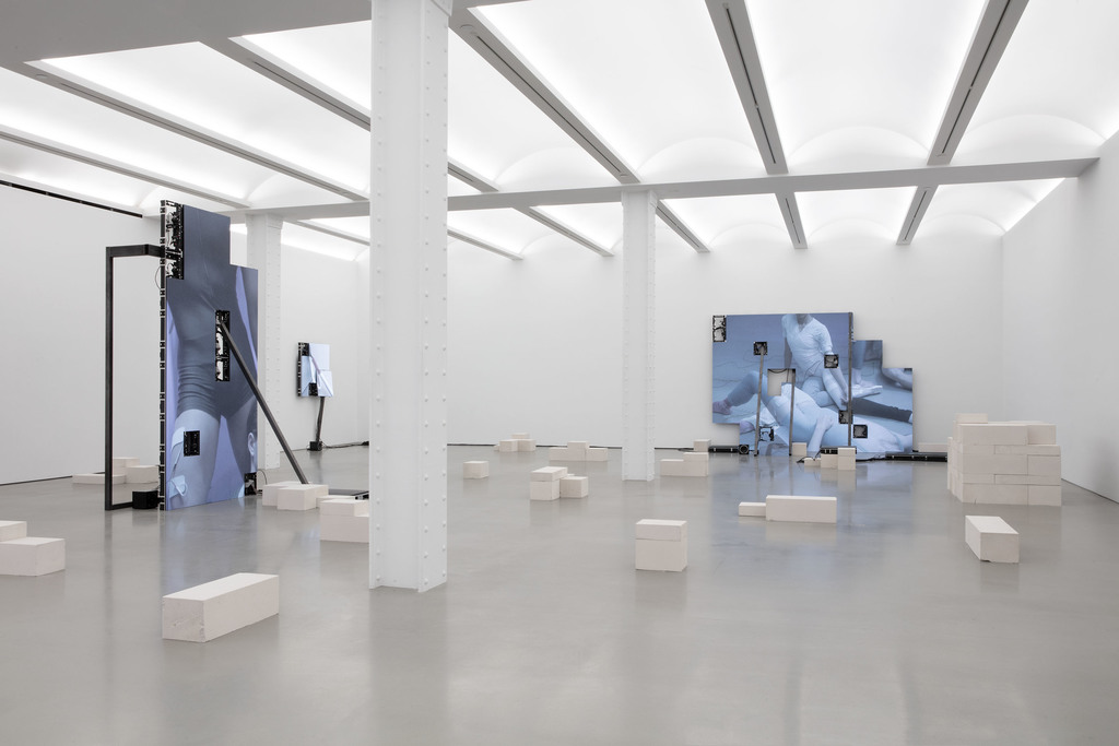 Jesper Just: Corporealités (installation image), 2020. Photo Courtesy of the artist and Perrotin. Jesper Just: Corporealités (installation image), 2020. Photo Courtesy of the artist and Perrotin.