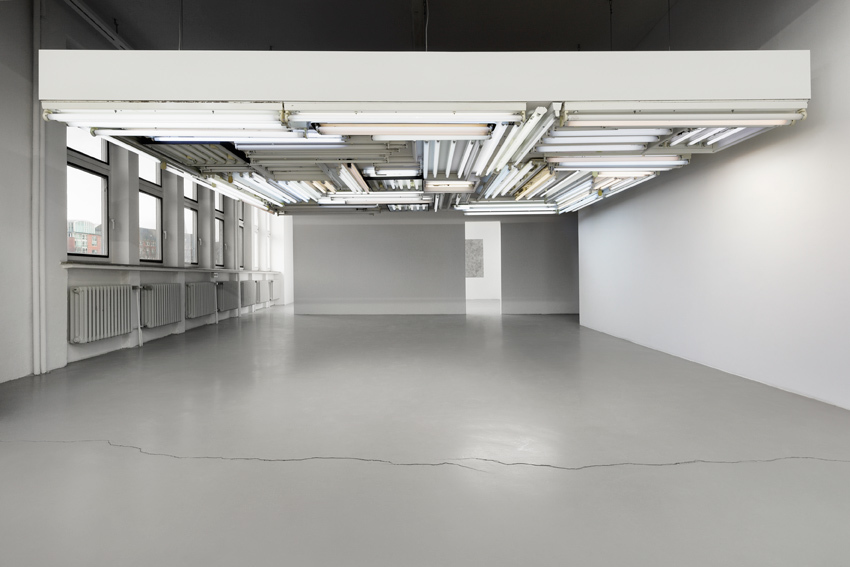 Claudia Kapp
Meanwhile, 2006/2016
Installation, Mixed Media (Wood frame, computer-generated choreography
of flourescent lamps)
approx. 420 x 490 cm
Courtesy Claudia Kapp
Photo: Tobias Hübel Claudia Kapp
Meanwhile, 2006/2016
Installation, Mixed Media (Wood frame, computer-generated choreography
of flourescent lamps)
approx. 420 x 490 cm
Courtesy Claudia Kapp
Photo: Tobias Hübel