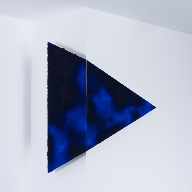 Expanded Metal Pigment Corner Painting