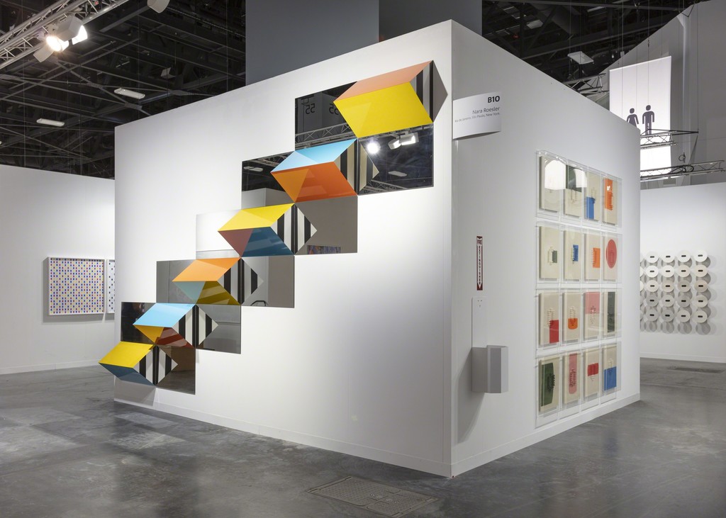 galeria nara roesler stand at Art Basel Miami Beach, 2018 -- exhibition view -- photo © Silvia Ros -- courtesy of the artists and Galeria Nara Roesler galeria nara roesler stand at Art Basel Miami Beach, 2018 -- exhibition view -- photo © Silvia Ros -- courtesy of the artists and Galeria Nara Roesler