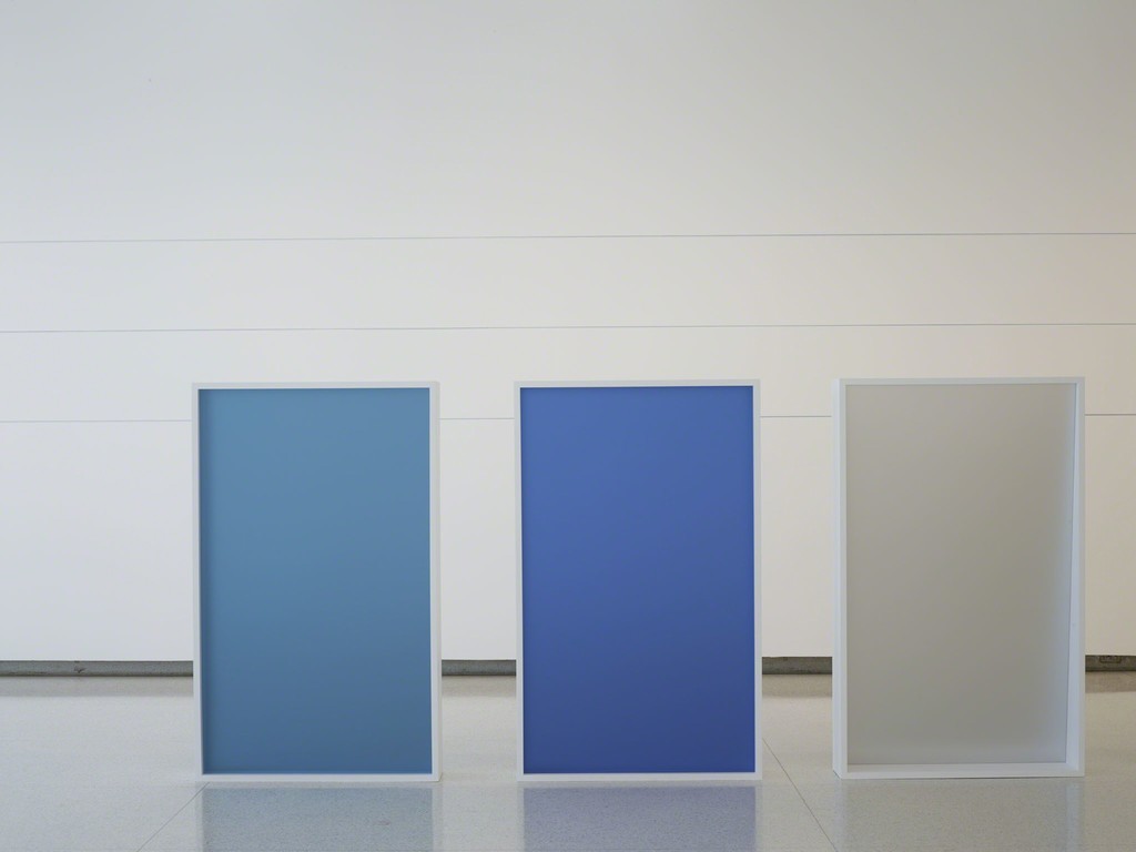 Installation view of the exhibition Liz Deschenes: Gallery 7, 2014-2015. Photo: ©Walker Art Center. Installation view of the exhibition Liz Deschenes: Gallery 7, 2014-2015. Photo: ©Walker Art Center.