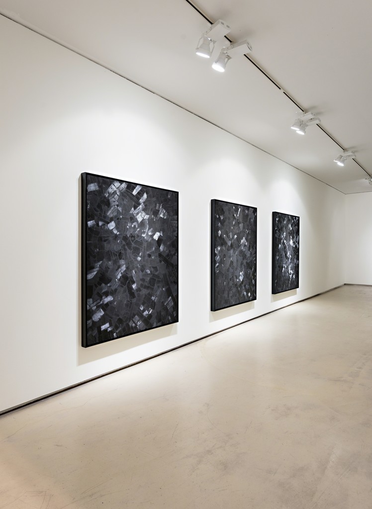 Lee Bae, Solo Exhibition, 2016, installation view Lee Bae, Solo Exhibition, 2016, installation view