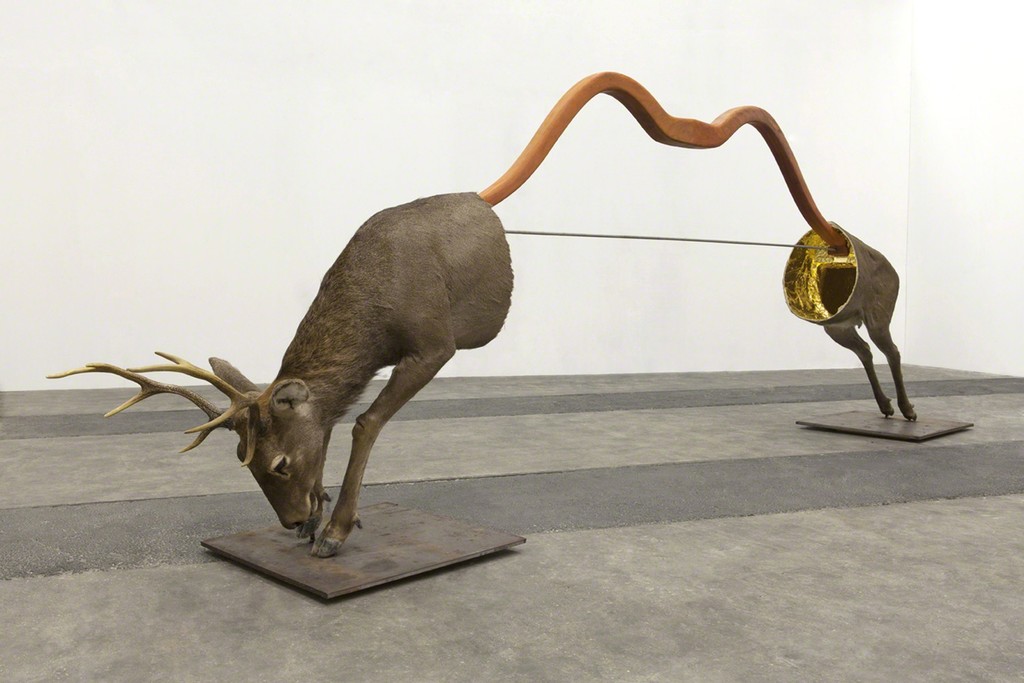 Huang Yong Ping, L'Arc de Saint-Gilles, 2015. Wood, iron, fiberglass, taxidermic deer (cervus elaphus songaricus), gold leaf 159 x 467 x 70 cm. © ADAGP Huang Yong Ping. © Photo. Fabrice Seixas. Courtesy the artist and kamel mennour, Paris Huang Yong Ping, L'Arc de Saint-Gilles, 2015. Wood, iron, fiberglass, taxidermic deer (cervus elaphus songaricus), gold leaf 159 x 467 x 70 cm. © ADAGP Huang Yong Ping. © Photo. Fabrice Seixas. Courtesy the artist and kamel mennour, Paris