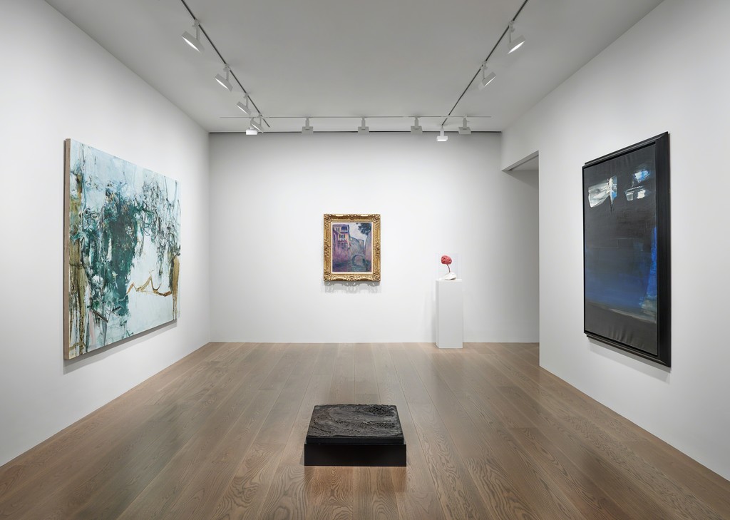 Installation view of Return to Nature (Zao Xue Han Zhang), Lévy Gorvy, Hong Kong, 2019. Photo: Kitmin Lee. Soulages: © Artists Rights Society (ARS), New York / ADAGP, Paris. Installation view of Return to Nature (Zao Xue Han Zhang), Lévy Gorvy, Hong Kong, 2019. Photo: Kitmin Lee. Soulages: © Artists Rights Society (ARS), New York / ADAGP, Paris.