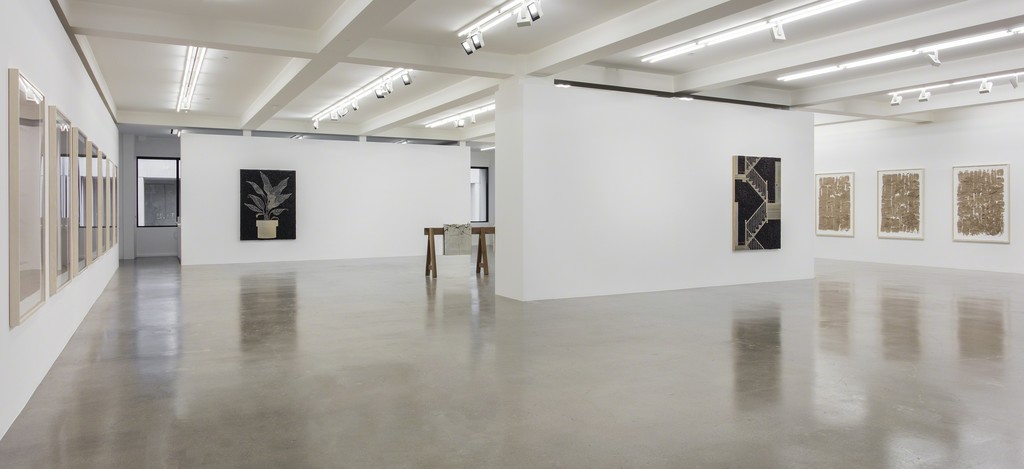 Analia Saban, Installation view, 'Folds and Faults', Sprüth Magers, Los Angeles, June 28 - August 19, 2017
© Analia Saban, Courtesy Sprüth Magers, Photography by Brian Forrest Analia Saban, Installation view, 'Folds and Faults', Sprüth Magers, Los Angeles, June 28 - August 19, 2017
© Analia Saban, Courtesy Sprüth Magers, Photography by Brian Forrest