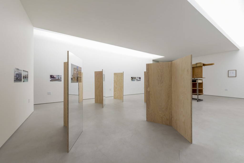 "Black Earth: Andreas Fogarasi / Oscar Tuazon" (2014-2015) © MAK Center / Photo by Joshua White "Black Earth: Andreas Fogarasi / Oscar Tuazon" (2014-2015) © MAK Center / Photo by Joshua White