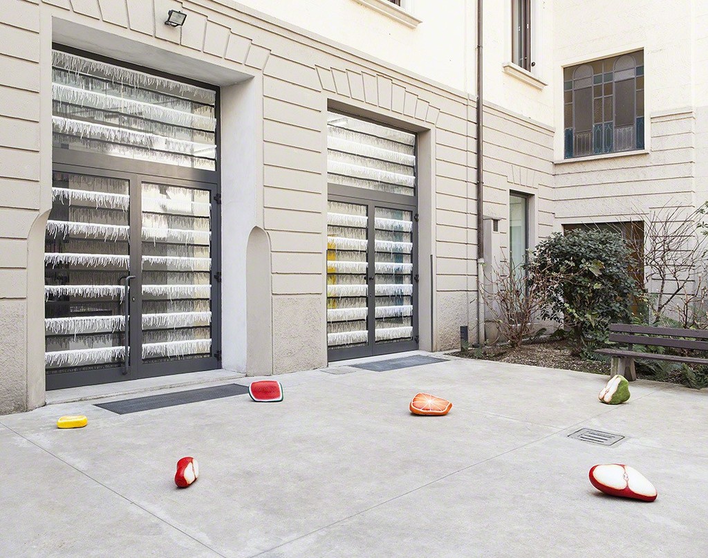 Nicolas Party, “Two Naked Women”, installation view, kaufmann repetto, Milano, 2015 courtesy of the artist and kaufmann repetto, Milano/New York
photocredit: Andrea Rossetti Nicolas Party, “Two Naked Women”, installation view, kaufmann repetto, Milano, 2015 courtesy of the artist and kaufmann repetto, Milano/New York
photocredit: Andrea Rossetti