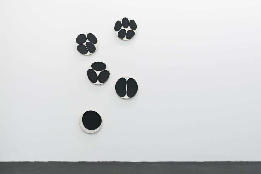 Gary Kuehn »Black Paintings« Photo: Wolfgang Stahl Gary Kuehn »Black Paintings« Photo: Wolfgang Stahl