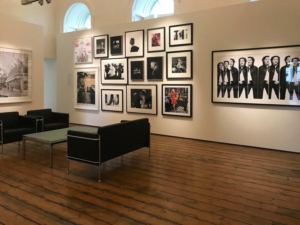 Harry Benson, Horst P. Horst, Frank Horvat, Jim Lee, Cathleen Naundorf, Helmut Newton, Irving Penn, Albert Watson, and Kimiko Yoshida. Harry Benson, Horst P. Horst, Frank Horvat, Jim Lee, Cathleen Naundorf, Helmut Newton, Irving Penn, Albert Watson, and Kimiko Yoshida.