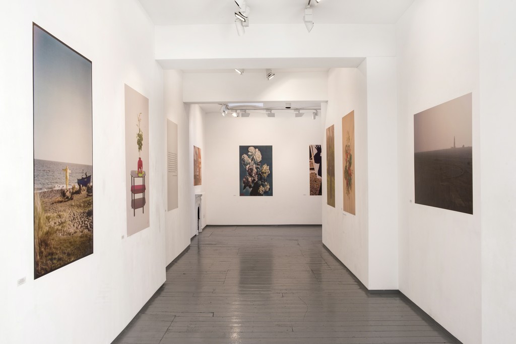 Installation at Paul Stolper Gallery - SNAP / THE PORTFOLIO 2012 -
June 03, 2012 - June 15, 2013 Installation at Paul Stolper Gallery - SNAP / THE PORTFOLIO 2012 -
June 03, 2012 - June 15, 2013