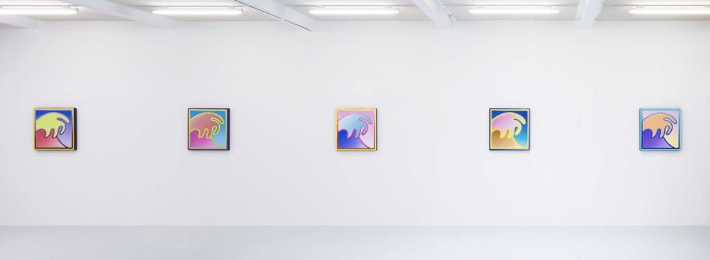 Exhibition view Alex Israel – Waves, 2018, courtesy by the artist and Kunstraum Innsbruck. Photo: Günter Richard Wett. Exhibition view Alex Israel – Waves, 2018, courtesy by the artist and Kunstraum Innsbruck. Photo: Günter Richard Wett.