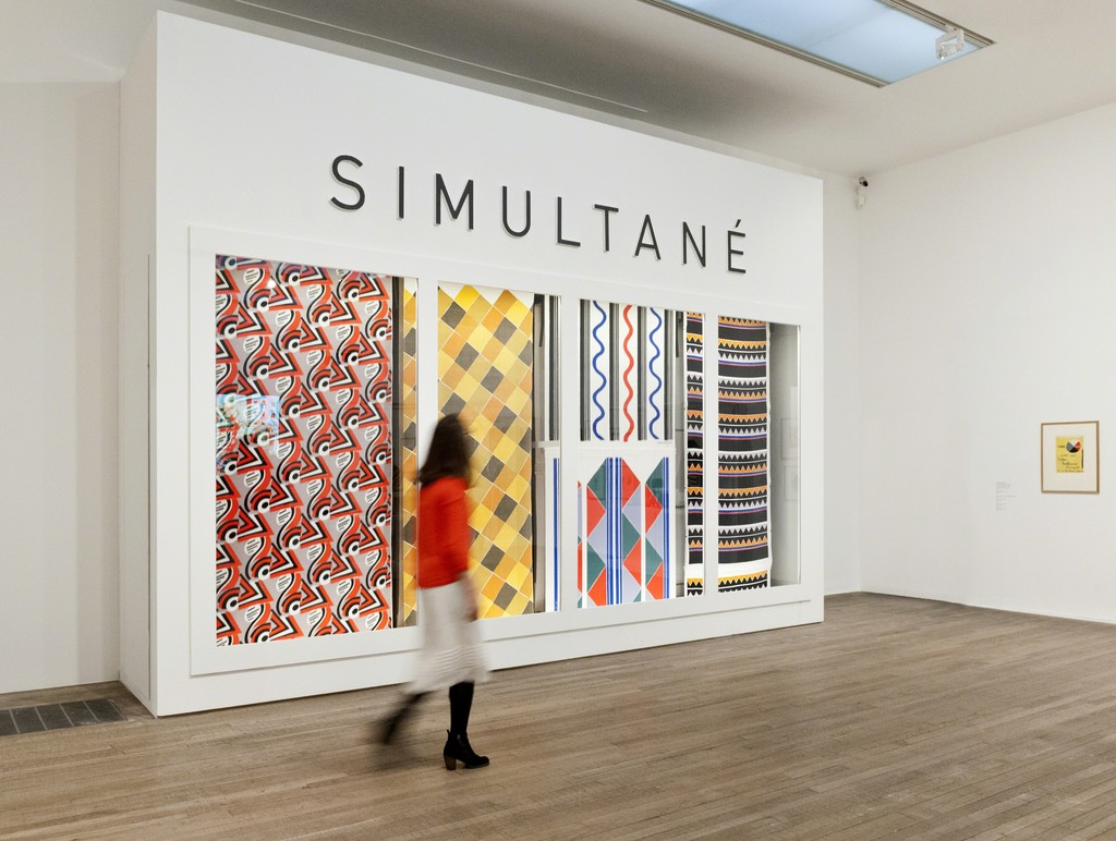 Installation view of Sonia Delaunay at Tate Modern. Courtesy of Tate Photography © Pracusa 2014083 Installation view of Sonia Delaunay at Tate Modern. Courtesy of Tate Photography © Pracusa 2014083