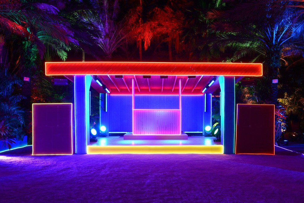 “The Prada Double Club Miami”
A project by Carsten Höller presented by Fondazione Prada
Miami, 5-7 December 2017
Photo: Casey Kelbaugh
Courtesy Fondazione Prada “The Prada Double Club Miami”
A project by Carsten Höller presented by Fondazione Prada
Miami, 5-7 December 2017
Photo: Casey Kelbaugh
Courtesy Fondazione Prada