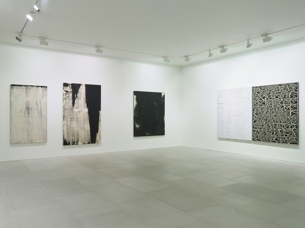Ed Moses, ‘First, look at the paintings. Then we’ll shoot the shit.’, Installation View, 2016, Courtesy the artist and Blain|Southern, Photo: Peter Mallet Ed Moses, ‘First, look at the paintings. Then we’ll shoot the shit.’, Installation View, 2016, Courtesy the artist and Blain|Southern, Photo: Peter Mallet