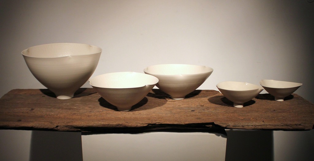 Nick Poon Fai-wong, Hold, 2014, Porcelain, GRACE Exhibition view at Mur Nomade, Hong Kong (Photo Raymond Lam) Nick Poon Fai-wong, Hold, 2014, Porcelain, GRACE Exhibition view at Mur Nomade, Hong Kong (Photo Raymond Lam)