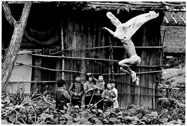 Eikoh Hosoe, ‘Kaimatachi’, 1965, °CLAIRbyKahn Galerie
