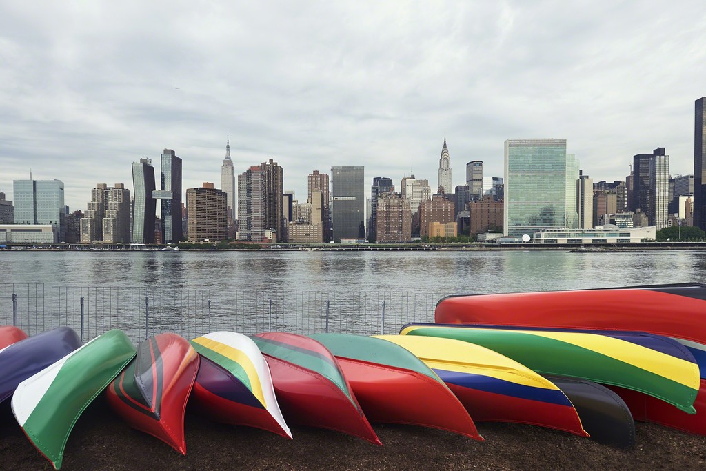 Xaviera Simmons, Convene, 2018, installation view, Hunter’s Point South Park, Long Island City, New York. Aluminum canoes, paint, rope. Dimensions variable. Commissioned by SculptureCenter, New York. Courtesy the artist and David Castillo Gallery, Miami. Photo: Kyle Knodell Xaviera Simmons, Convene, 2018, installation view, Hunter’s Point South Park, Long Island City, New York. Aluminum canoes, paint, rope. Dimensions variable. Commissioned by SculptureCenter, New York. Courtesy the artist and David Castillo Gallery, Miami. Photo: Kyle Knodell