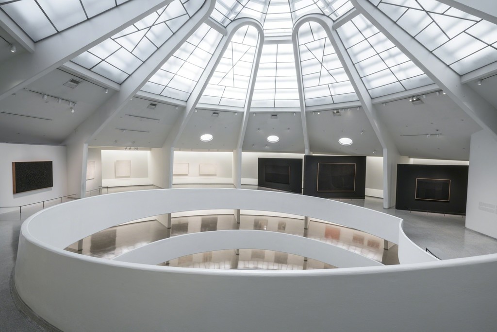 Alberto Burri: The Trauma of Painting, October 9, 2015–January 6, 2016, Solomon R. Guggenheim Museum. Photo: David Heald © Solomon R. Guggenheim Foundation Alberto Burri: The Trauma of Painting, October 9, 2015–January 6, 2016, Solomon R. Guggenheim Museum. Photo: David Heald © Solomon R. Guggenheim Foundation