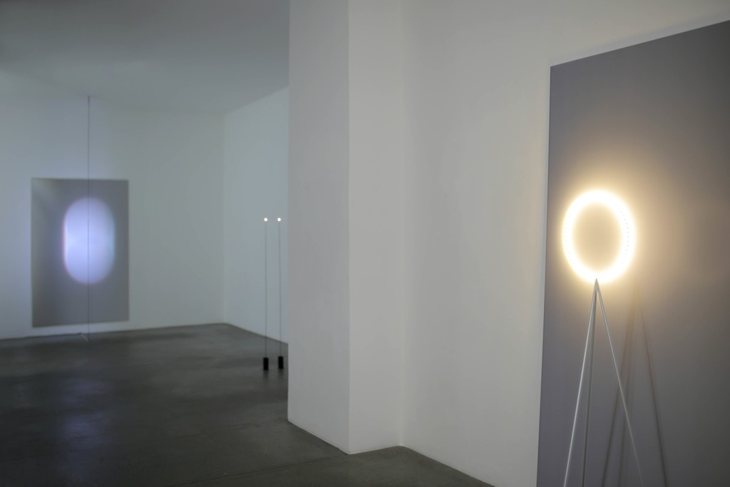 Installation view, Dachroth + Jeschonnek, Lichtvolumen, Engelage & Lieder, 2017 Installation view, Dachroth + Jeschonnek, Lichtvolumen, Engelage & Lieder, 2017