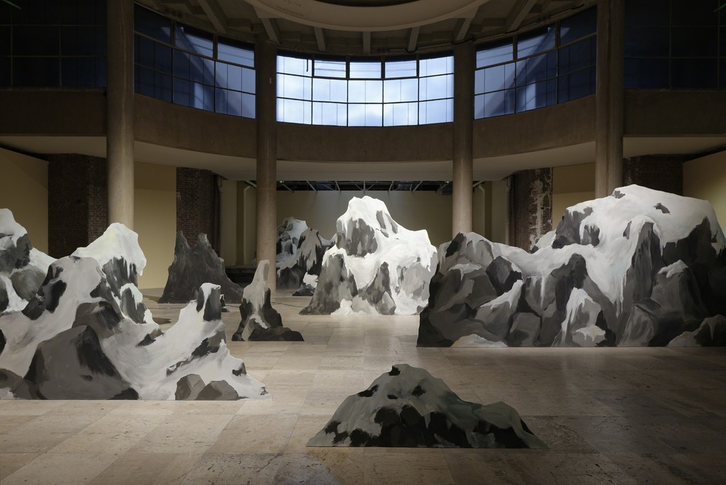Ragnar Kjartansson, Seul Celui qui Connaît le Désir, 2015. Exhibition view « Seul Celui qui Connaît le Désir », Palais de Tokyo, Paris, 2015. Courtesy of the artist and Luhring Augustine (New York); I8 Gallery (Reykjavik). Photo : Aurélien Mole. Ragnar Kjartansson, Seul Celui qui Connaît le Désir, 2015. Exhibition view « Seul Celui qui Connaît le Désir », Palais de Tokyo, Paris, 2015. Courtesy of the artist and Luhring Augustine (New York); I8 Gallery (Reykjavik). Photo : Aurélien Mole.