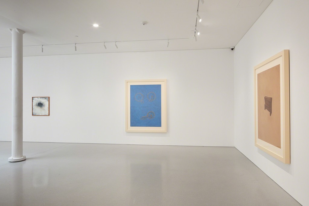 Artwork © 2019 Robert Therrien / Artists Rights Society (ARS), New York. Photo: Johnna Arnold. Courtesy Gagosian. Artwork © 2019 Robert Therrien / Artists Rights Society (ARS), New York. Photo: Johnna Arnold. Courtesy Gagosian.