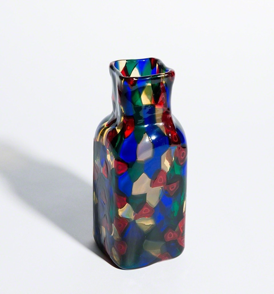 "Murrine triangolari" vase, circa 1953.
Fulvio Bianconi (1915-1996) for Venini, Murano (IT).
Fused glass elements. 21.5 x 8 cm. "Murrine triangolari" vase, circa 1953.
Fulvio Bianconi (1915-1996) for Venini, Murano (IT).
Fused glass elements. 21.5 x 8 cm.