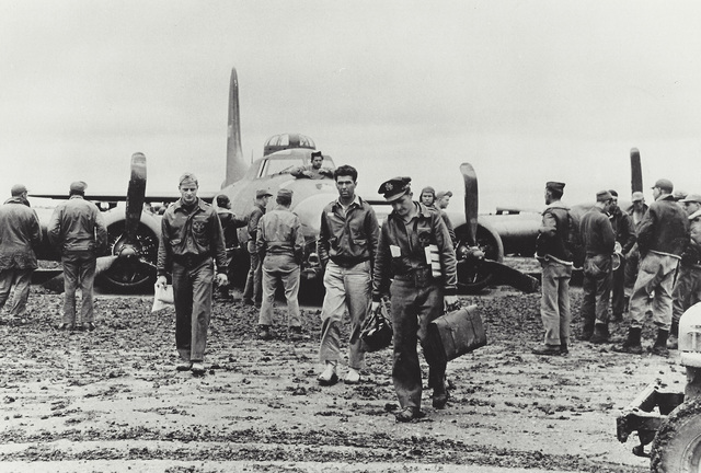 Robert Capa, ‘Chelveston, England, Men of the U.S. 301st Bomber Group after a daylight mission’, 1942, Elizabeth Houston Gallery