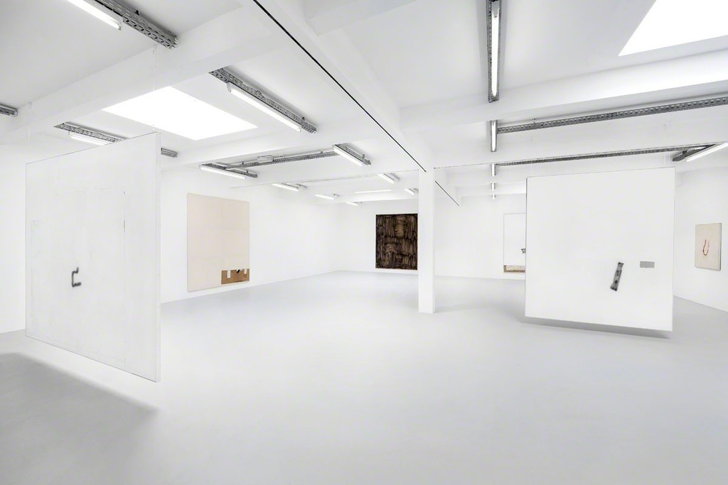 David Ostrowski “I want to die forever”, Kunstraum Innsbruck, 2015, installation view © David Ostrowski - Photo: Christian Vorhofer. Post Production: Hans-Georg Gaul. Courtesy Peres Projects, Berlin. David Ostrowski “I want to die forever”, Kunstraum Innsbruck, 2015, installation view © David Ostrowski - Photo: Christian Vorhofer. Post Production: Hans-Georg Gaul. Courtesy Peres Projects, Berlin.