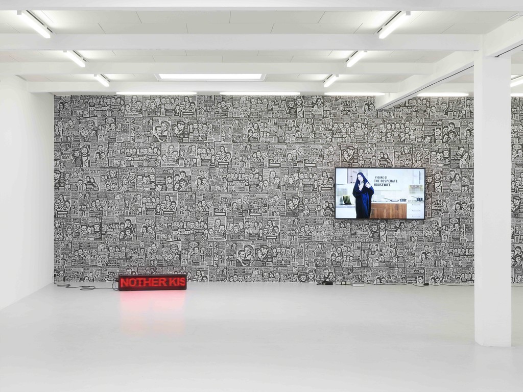 Exhibition view Anahita Razmi – Spoilers, 2018, courtesy by the artist and Kunstraum Innsbruck. Photo: Günter Richard Wett. Exhibition view Anahita Razmi – Spoilers, 2018, courtesy by the artist and Kunstraum Innsbruck. Photo: Günter Richard Wett.