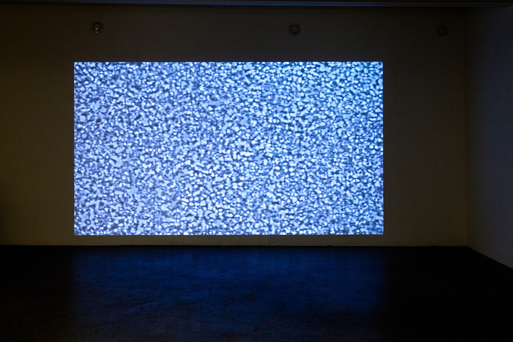 Karel Doing, video installation, 2013 | image: ©dasesszimmer Karel Doing, video installation, 2013 | image: ©dasesszimmer