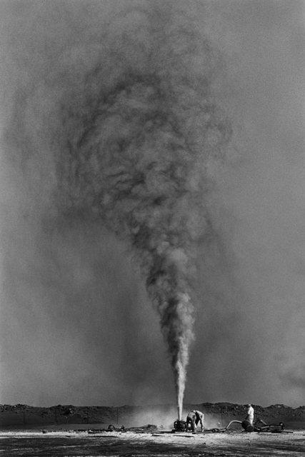 Sebastião Salgado, ‘Kuwait’, 1991, Robert Klein Gallery