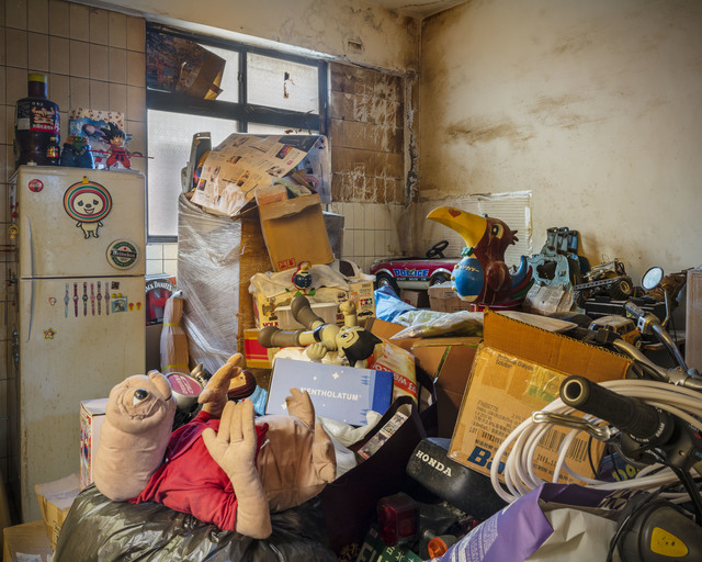 Yu-Hsiu HUANG, ‘Hoarders - 15 囤積者 - 15’, 2018, Photography, 藝術微噴 archival pigment print, Der-Horng Art Gallery