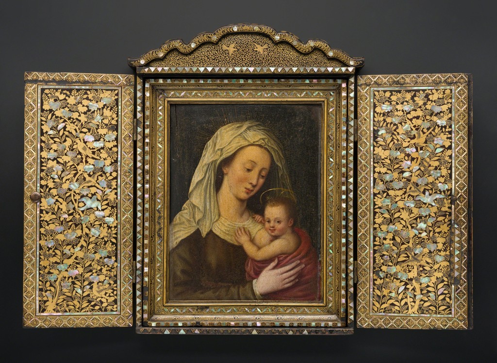 School of Giovanni Niccolò (Italian, 1560–1626), Portable Shrine with Madonna and Child, Japan, Momoyama period (1573–1615), ca. 1597. Black lacquer with sprinkled gold lacquer and inlaid mother-of-pearl. Peabody Essex Museum, Salem, Mass., Museum purchase with funds donated anonymously, 2000, ae85152. © 2014 Peabody Essex Museum, Salem, Mass. Photo: Walter Silver School of Giovanni Niccolò (Italian, 1560–1626), Portable Shrine with Madonna and Child, Japan, Momoyama period (1573–1615), ca. 1597. Black lacquer with sprinkled gold lacquer and inlaid mother-of-pearl. Peabody Essex Museum, Salem, Mass., Museum purchase with funds donated anonymously, 2000, ae85152. © 2014 Peabody Essex Museum, Salem, Mass. Photo: Walter Silver