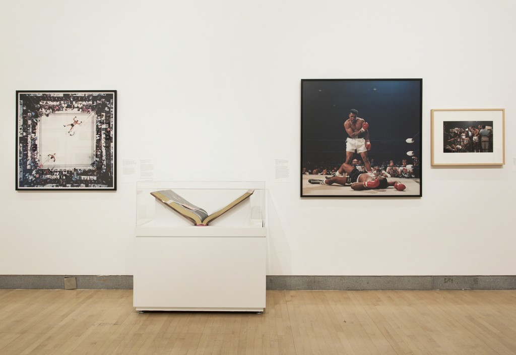 Installation view of "Who Shot Sports: A Photographic History, 1843 to the Present" at Brooklyn Museum, New York (2016) © Jonathan Dorado Installation view of "Who Shot Sports: A Photographic History, 1843 to the Present" at Brooklyn Museum, New York (2016) © Jonathan Dorado