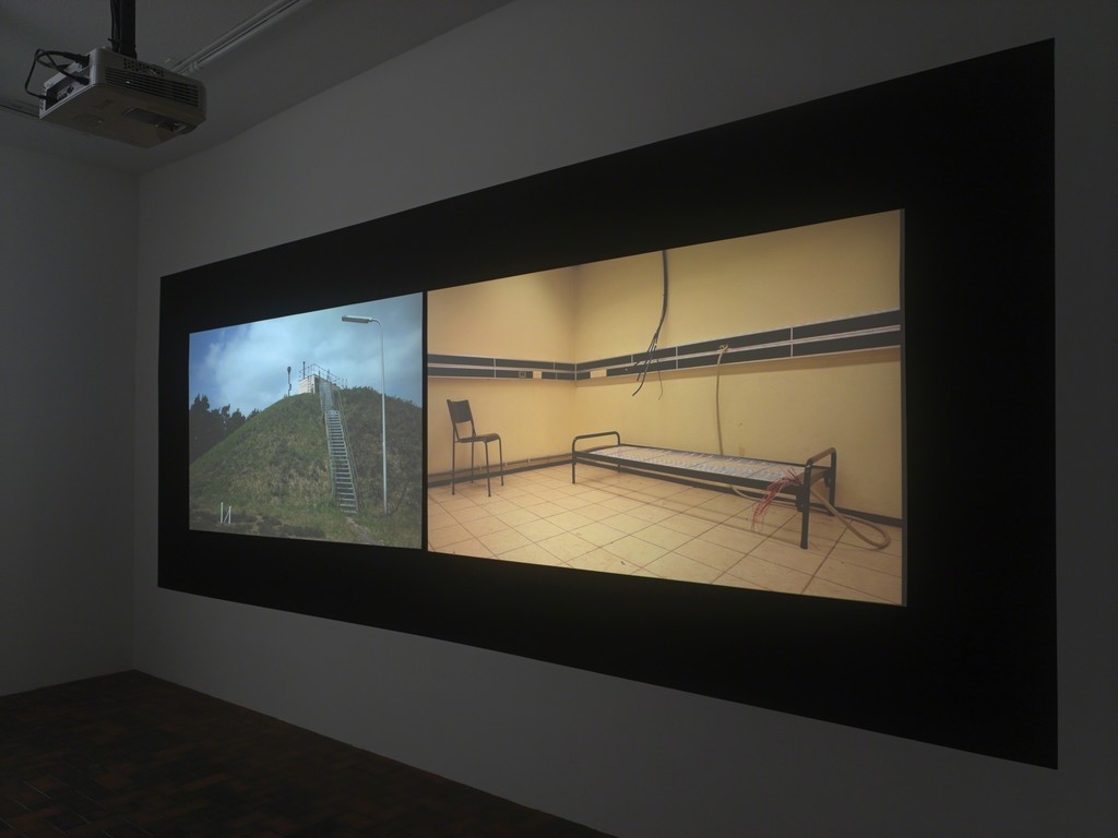 Installation view, Ali Kazma, Absence, 2015. Photo: Achim Kukulies, Düsseldorf Installation view, Ali Kazma, Absence, 2015. Photo: Achim Kukulies, Düsseldorf