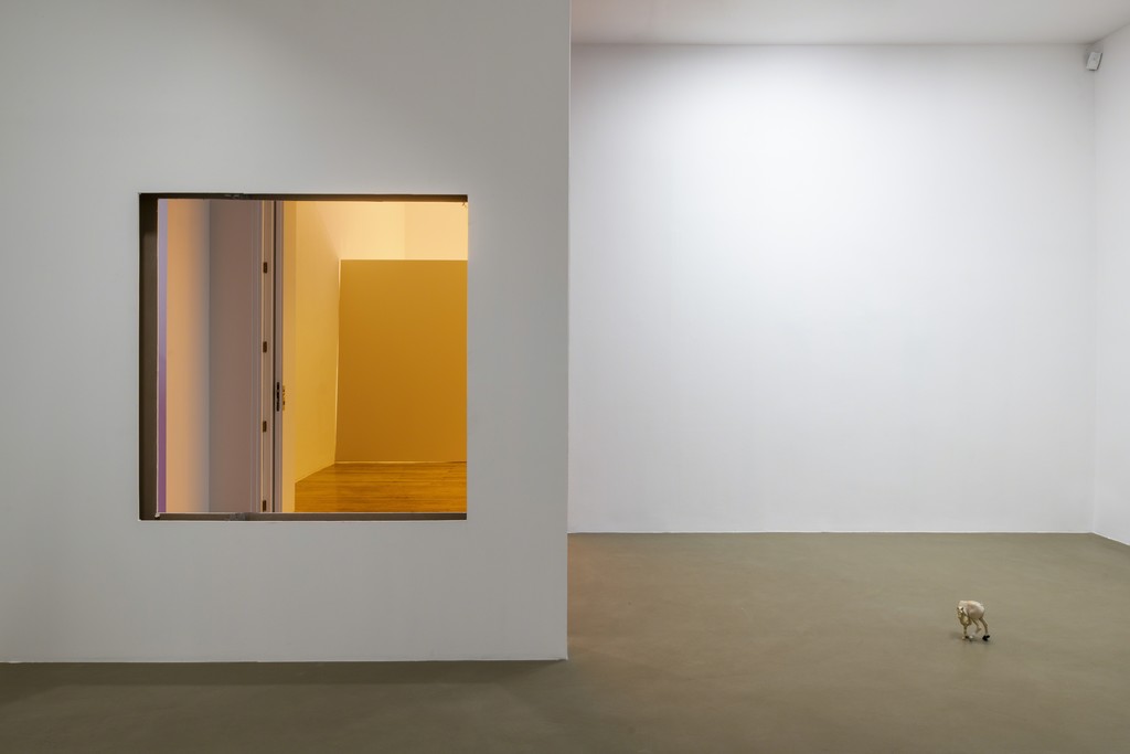 David Douard, O’DA’OLDBORIN’GOLD, installation view at Galerie Chantal Crousel, Paris (2019). Photo : Martin Argyroglo David Douard, O’DA’OLDBORIN’GOLD, installation view at Galerie Chantal Crousel, Paris (2019). Photo : Martin Argyroglo