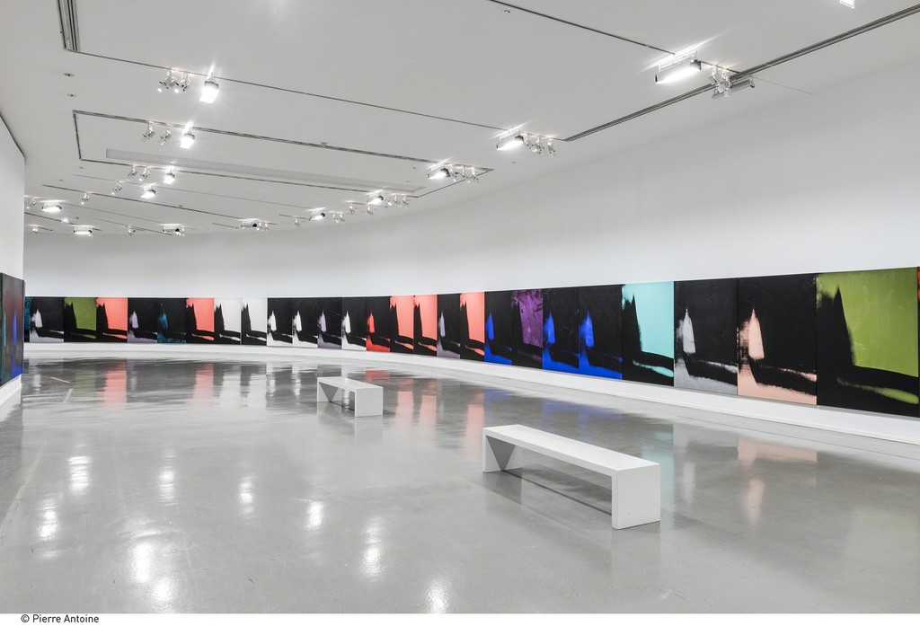 Andy Warhol, Shadows, 1978-79. Installation view of "Warhol Unlimited" at Musée d'Art Moderne de la Ville de Paris (2015-2016) © Courtesy Dia Art Foundation, New York © The Andy Warhol Foundation for the Visual Arts, Inc. / ADAGP, Paris 2015 © Pierre Antoine Andy Warhol, Shadows, 1978-79. Installation view of "Warhol Unlimited" at Musée d'Art Moderne de la Ville de Paris (2015-2016) © Courtesy Dia Art Foundation, New York © The Andy Warhol Foundation for the Visual Arts, Inc. / ADAGP, Paris 2015 © Pierre Antoine